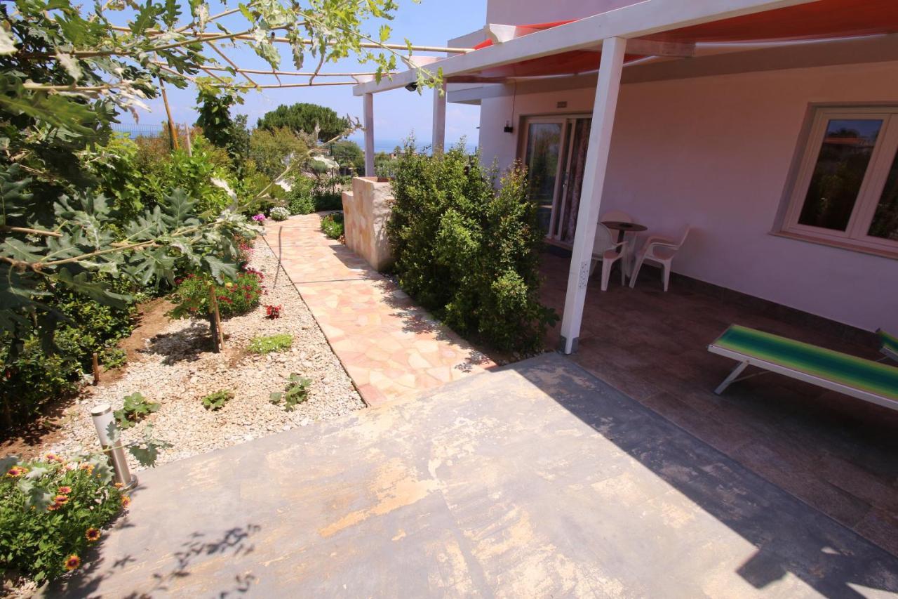 Chiaro Di Luna Apartamento Santa Domenica  Exterior foto